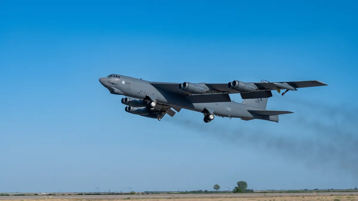 b1 bomber startet von RAF Fairford