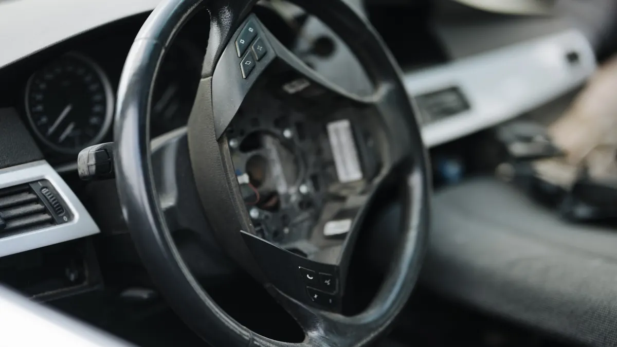 Skoda Rückrufaktion Lenkung – beschädigte Lenkungsverschraubung im Fahrzeug