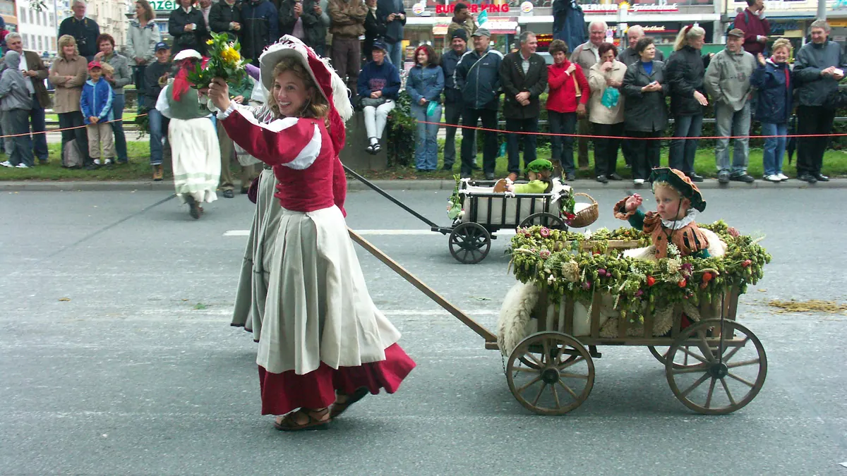 Teufelsrad Oktoberfest – Frauen im Dirndl werden heimlich gefilmt